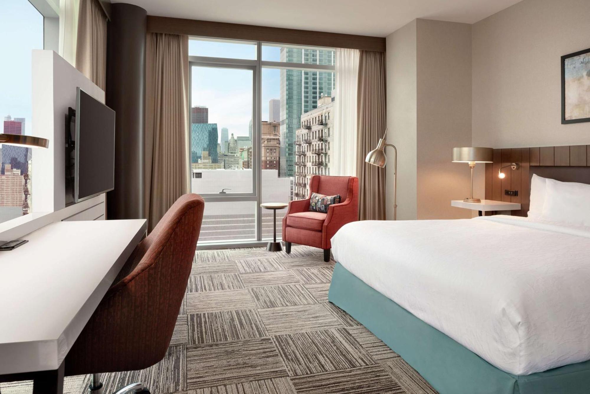 Hilton Garden Inn Chicago Downtown South Loop Exterior photo