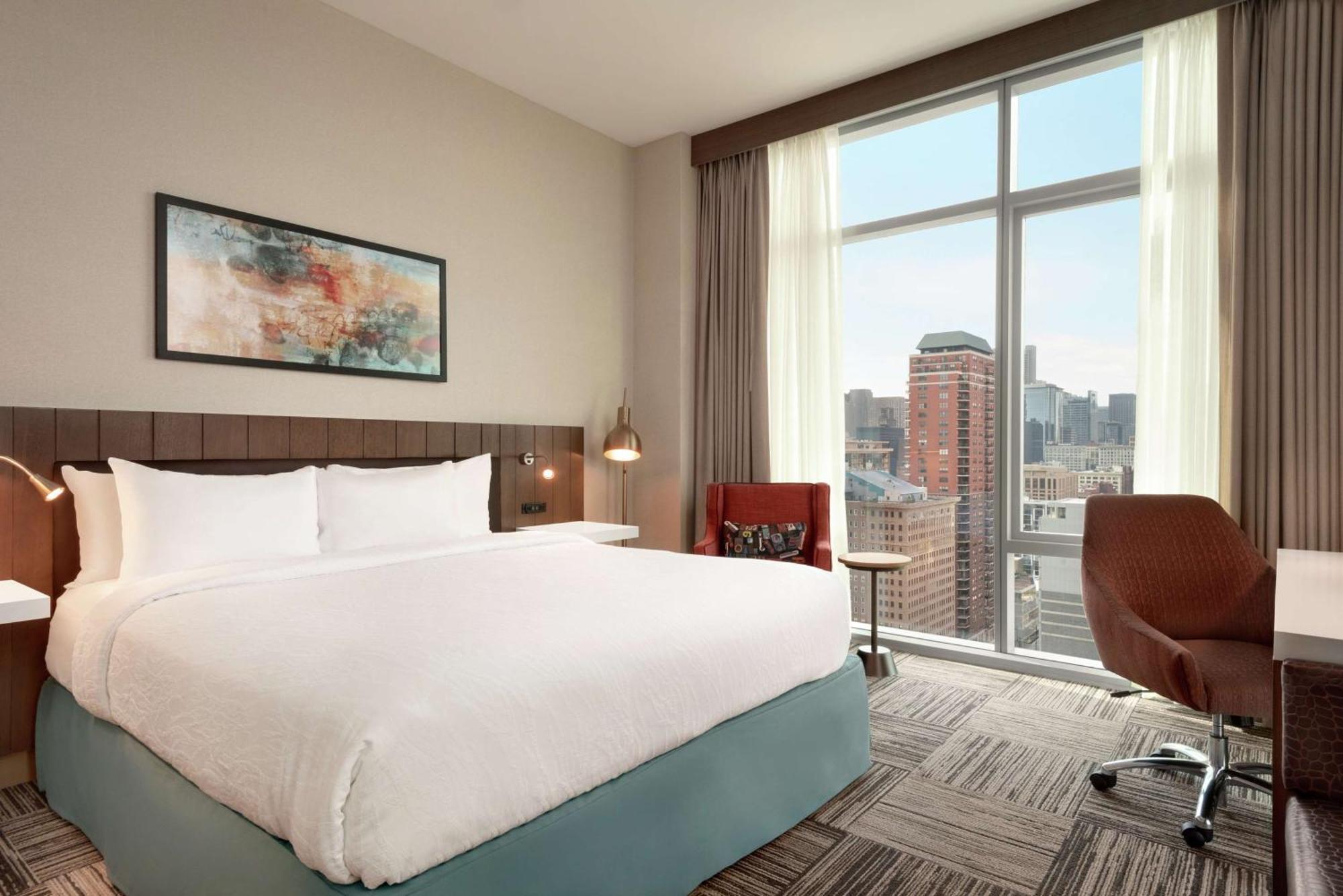 Hilton Garden Inn Chicago Downtown South Loop Exterior photo
