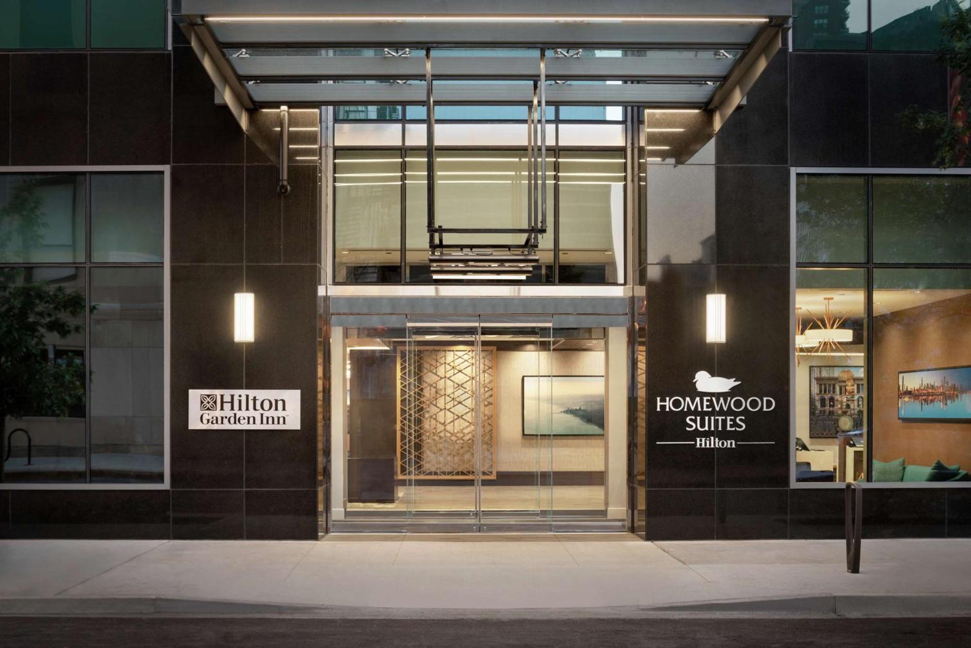 Hilton Garden Inn Chicago Downtown South Loop Exterior photo